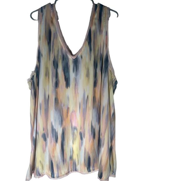 Torrid Georgette Raw Edge Tank - Picture 3 of 11